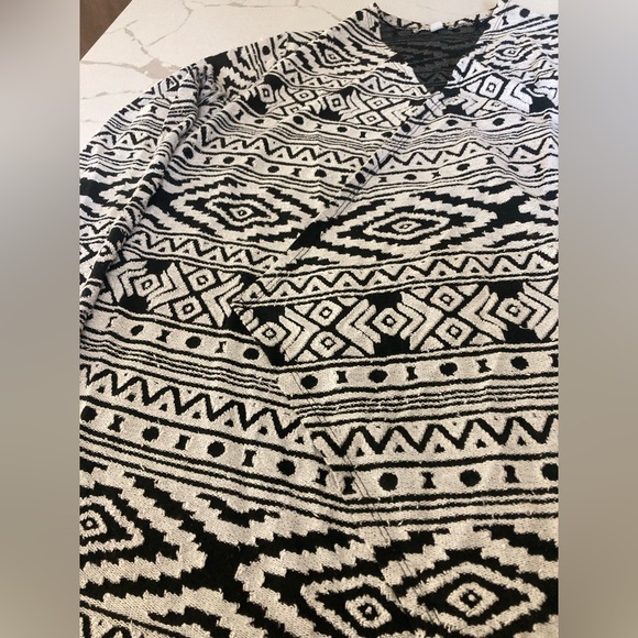 Women American eagle open front cardigan sweater Aztec white cream black m - Picture 4 of 7